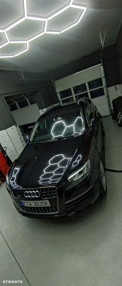 Audi Q7 3.0 TFSI Quattro Tiptr - 4