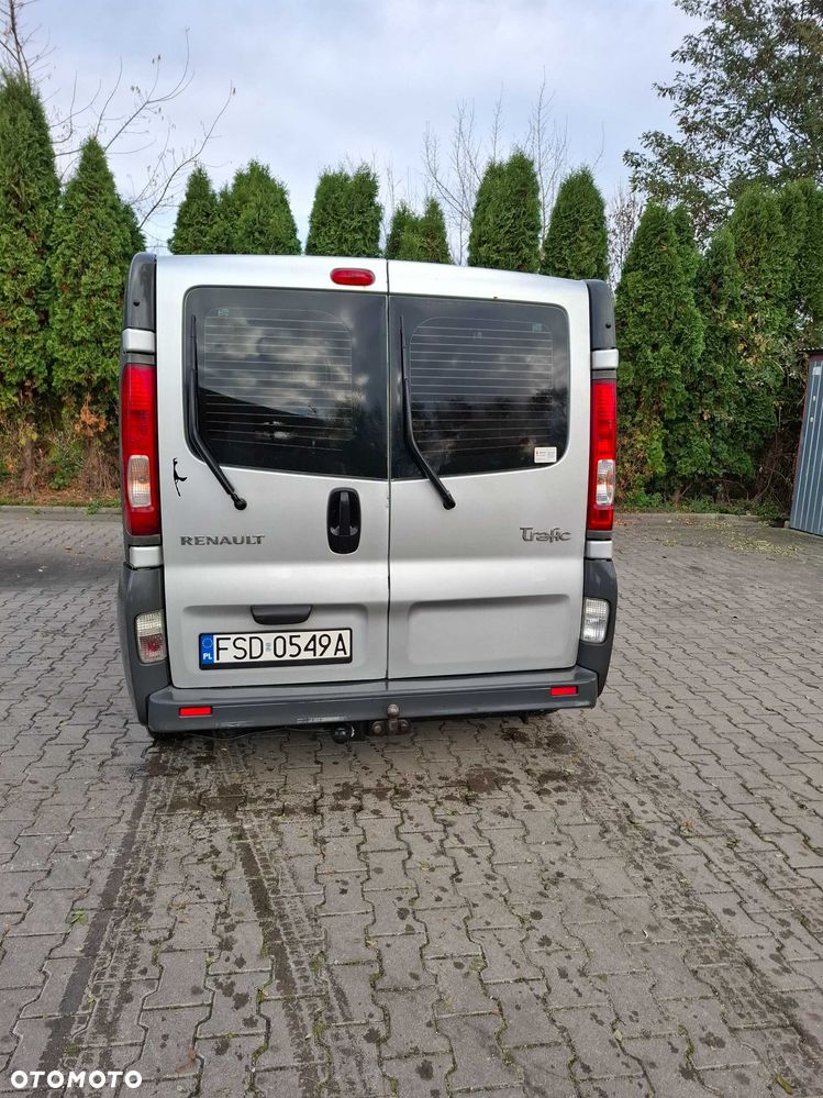 Renault Trafic 2009 photo 2