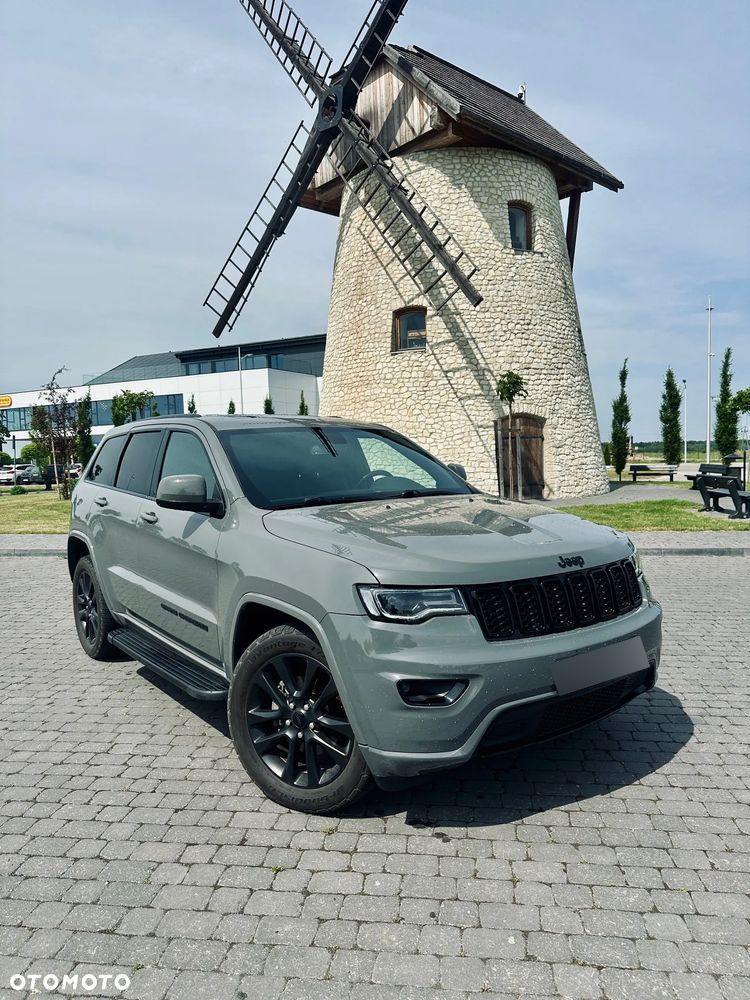 Jeep Grand Cherokee - 1