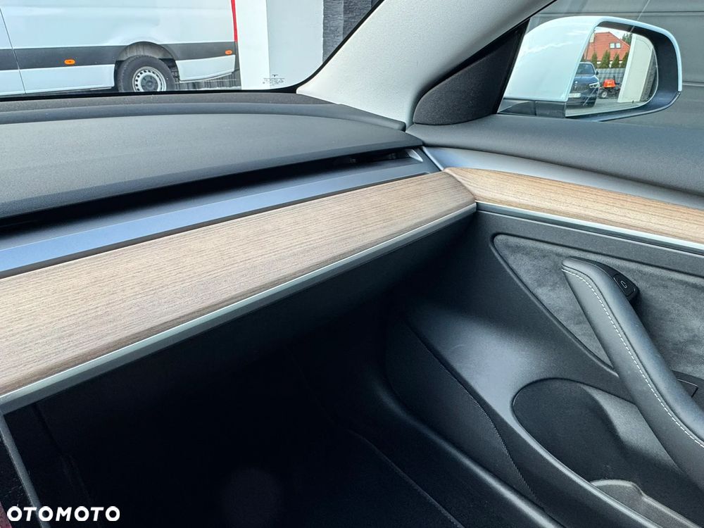 Tesla Model 3 Langstreckenbatterie Allradantrieb Dual Motor - 22