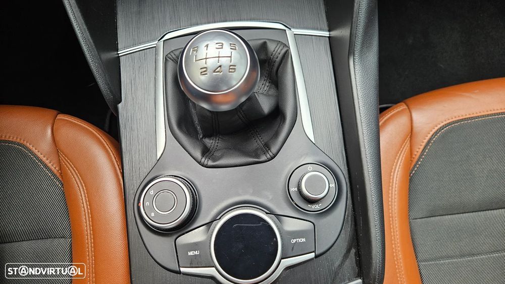 Alfa Romeo Giulia 2.2 D Super - 23