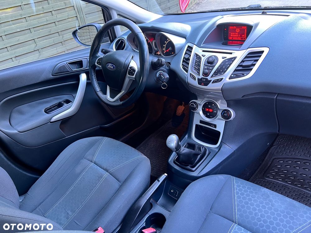 Ford Fiesta - 15