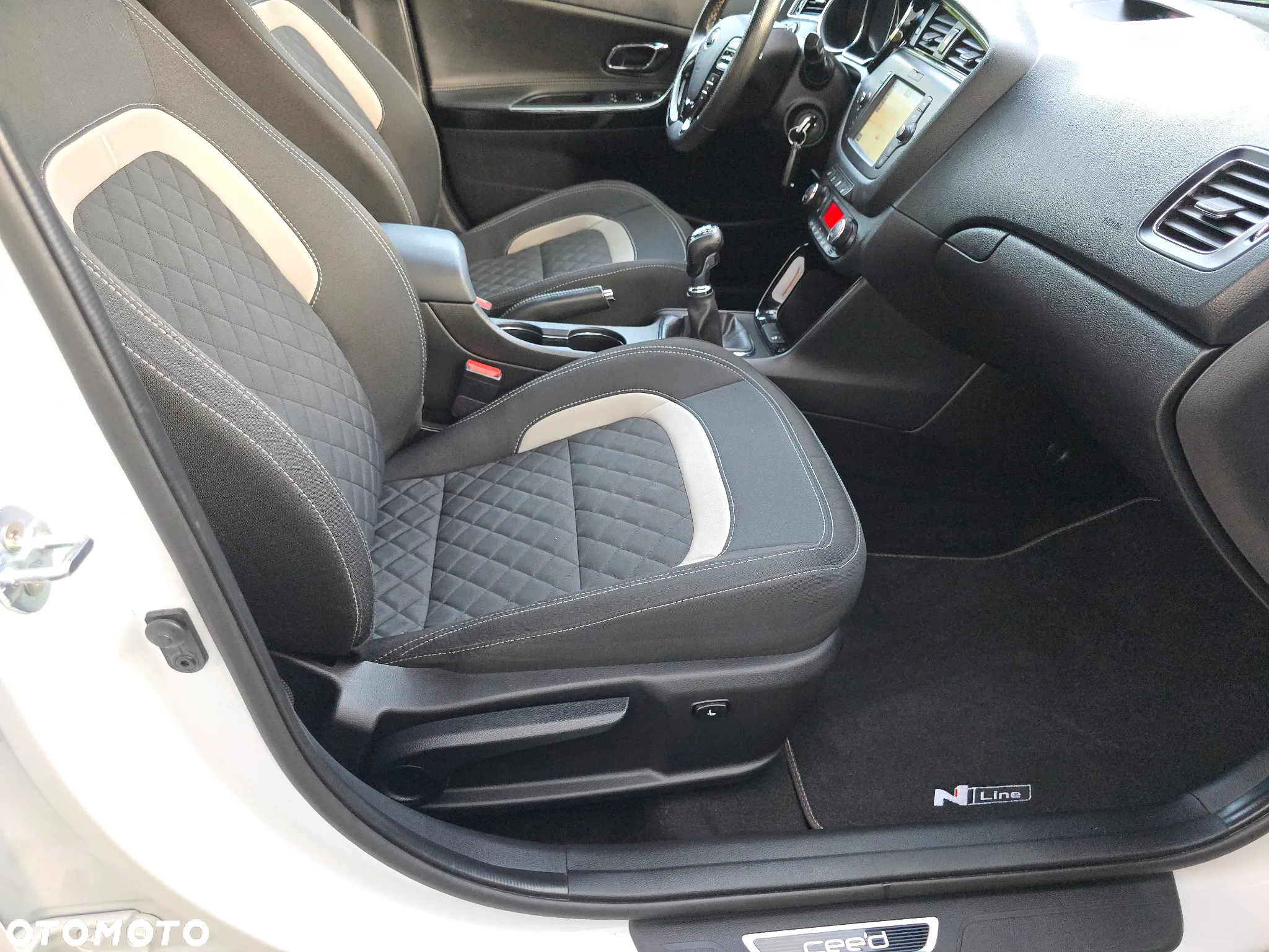 Kia Ceed 1.6 CRDi SCR GT-Line - 35