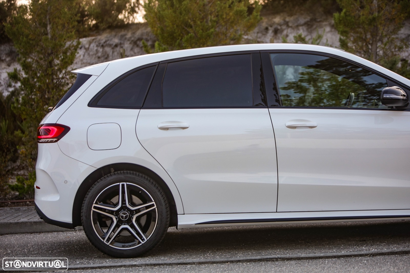Mercedes-Benz B 250 e AMG Line - 23