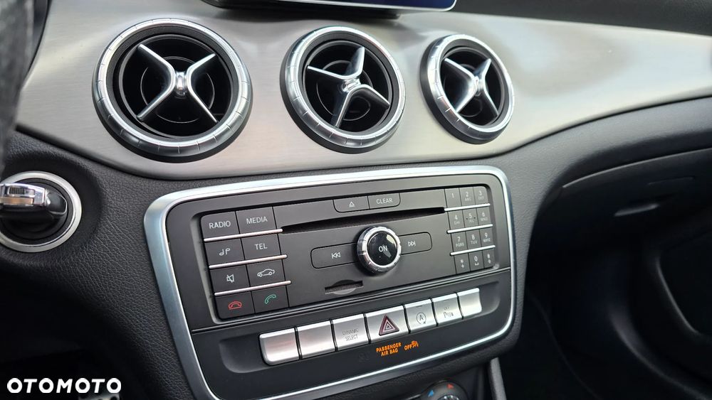 Mercedes-Benz CLA 200 d 7G-DCT AMG Line - 34