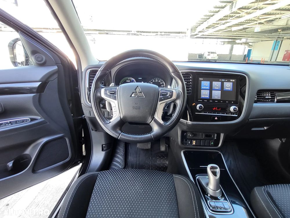 Mitsubishi Outlander PHEV 2.4 L 4X4 Intense - 14