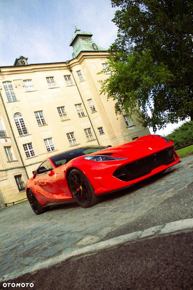Ferrari 812 Superfast - 4