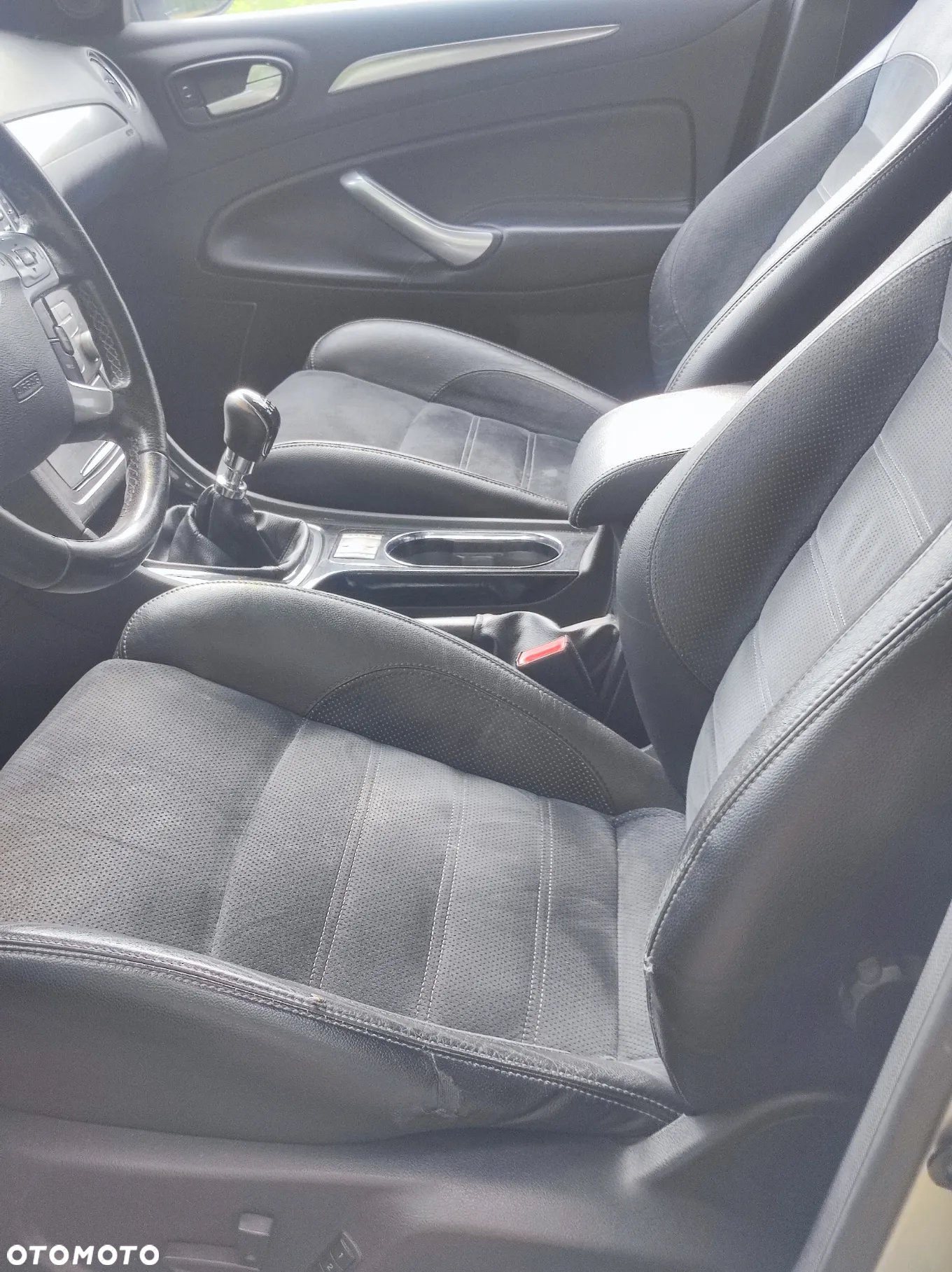 Ford Mondeo 2.5 Ghia - 12