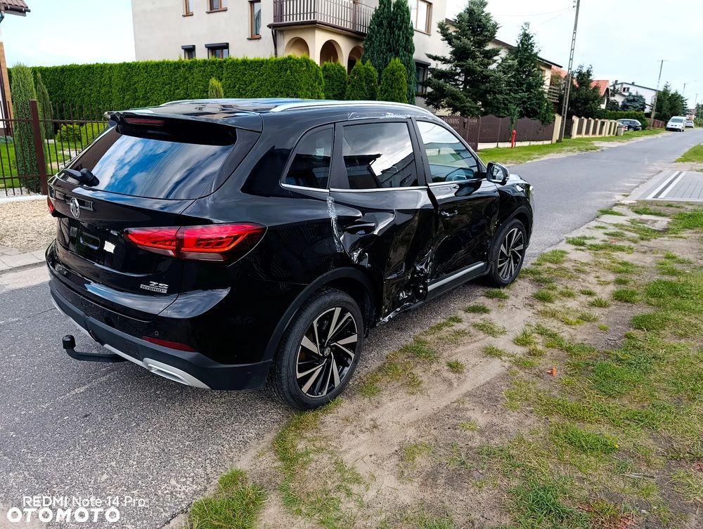 MG ZS - 15