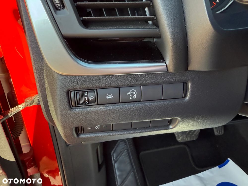 Nissan Qashqai 1.3 DIG-T N-Connecta DCT - 28