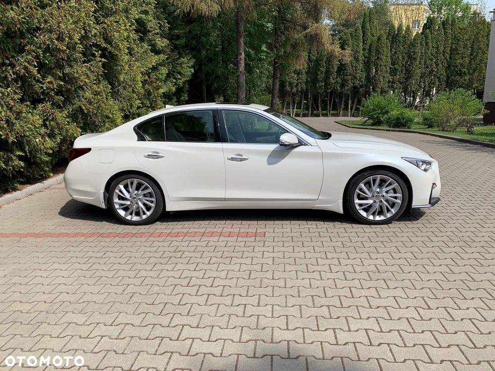 Infiniti Q50 Hybrid Sport Tech - 3