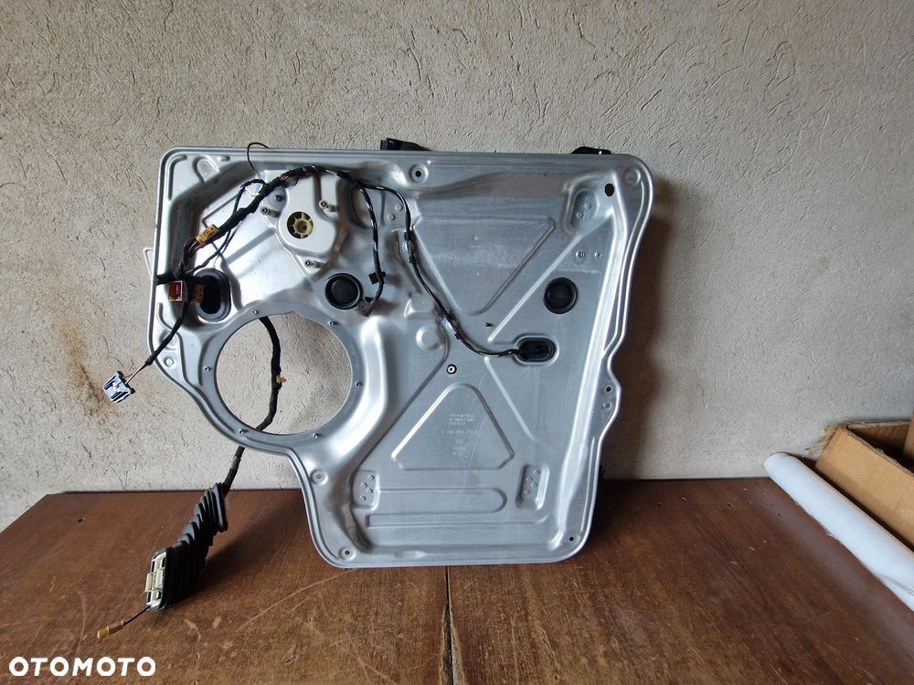 PODNOŚNIK SZYBY PRAWY VW T5 VW T6 2003r - 2019r - 5