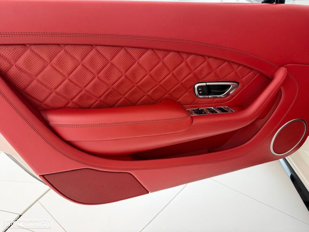 Bentley Continental Cabrio GTC V8 S - 25