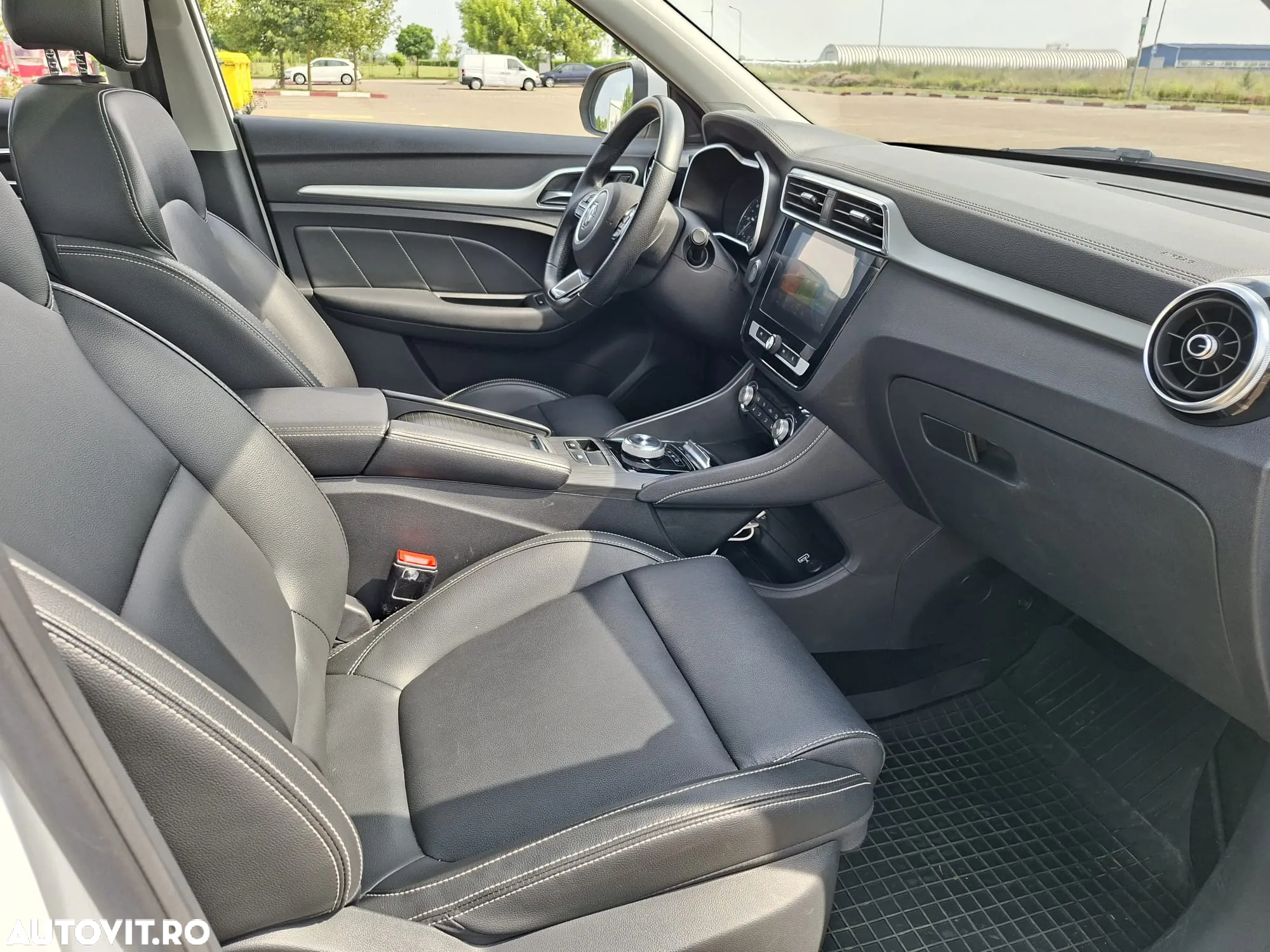 MG ZS EV Luxury - 11