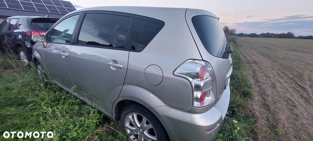 Toyota Corolla Verso - 3