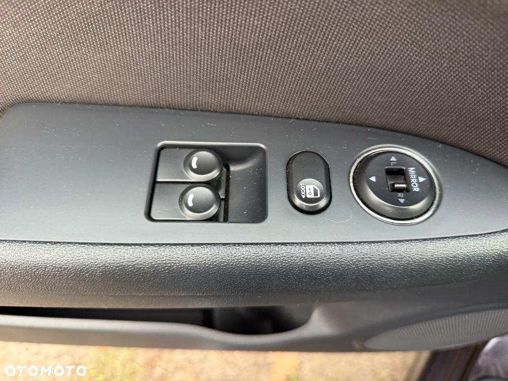 Hyundai i30 1.6 Comfort - 23