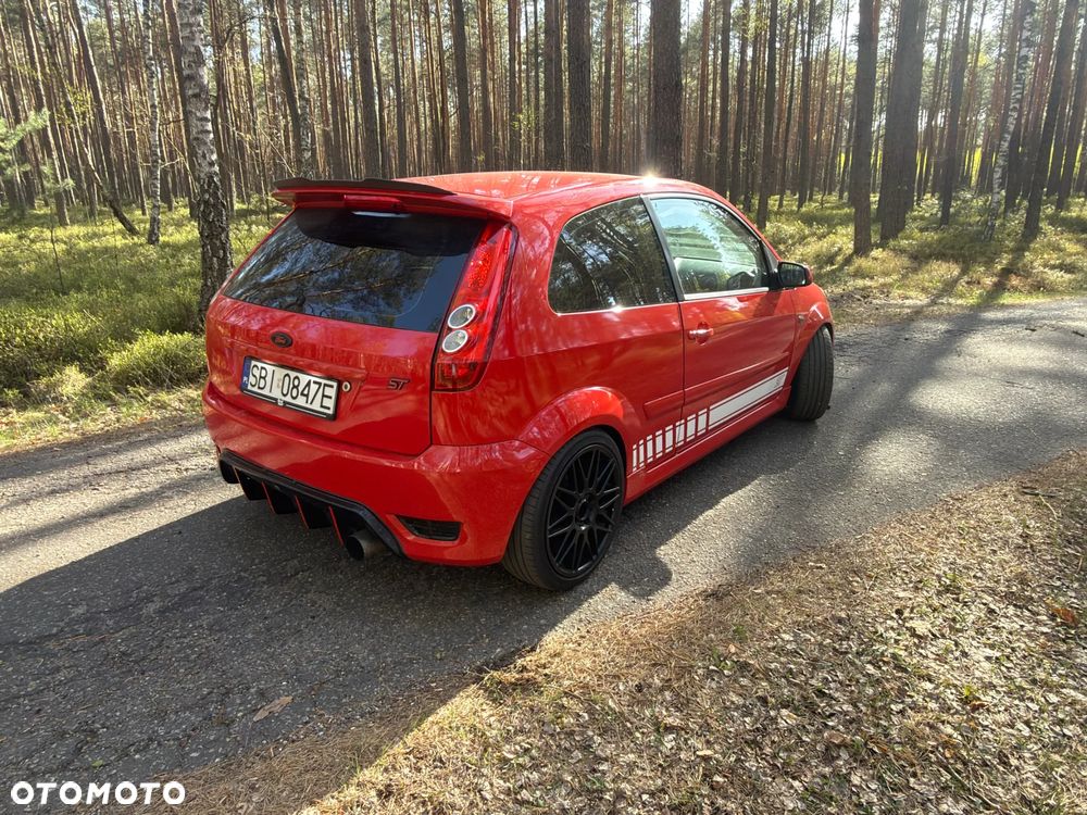 Ford Fiesta 2.0 ST - 4