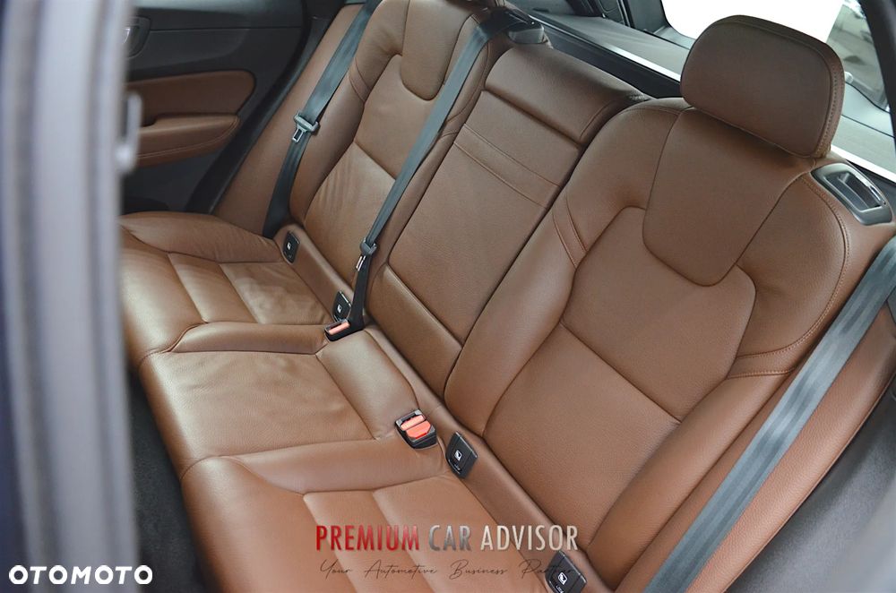 Volvo XC 60 B4 B Geartronic Momentum Pro - 17