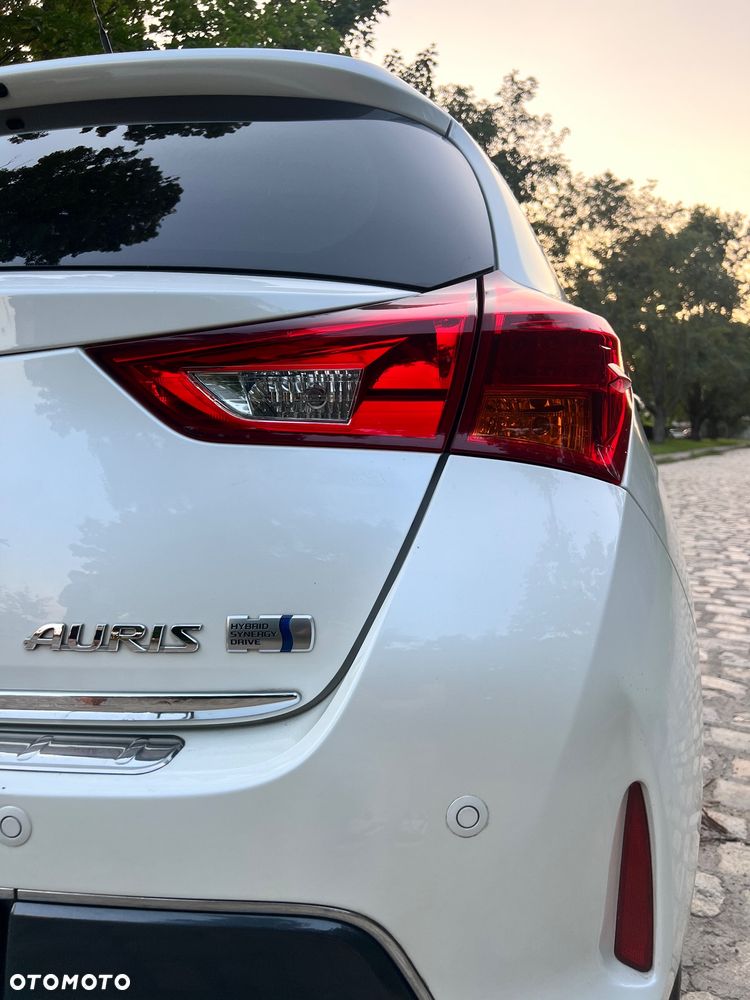 Toyota Auris 1.8 HSD Sol - 4