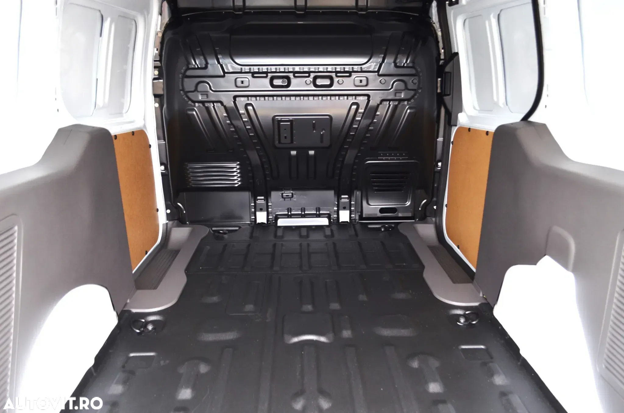 Ford CONNECT VAN - 9