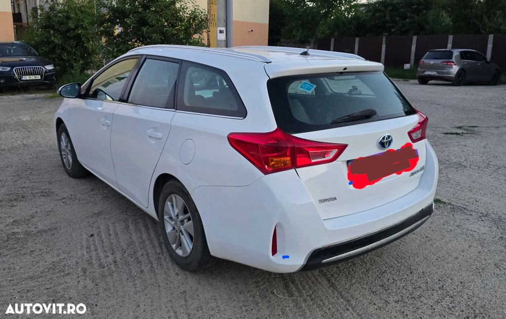Toyota Auris 1.8 L VVT-i Luna - 5