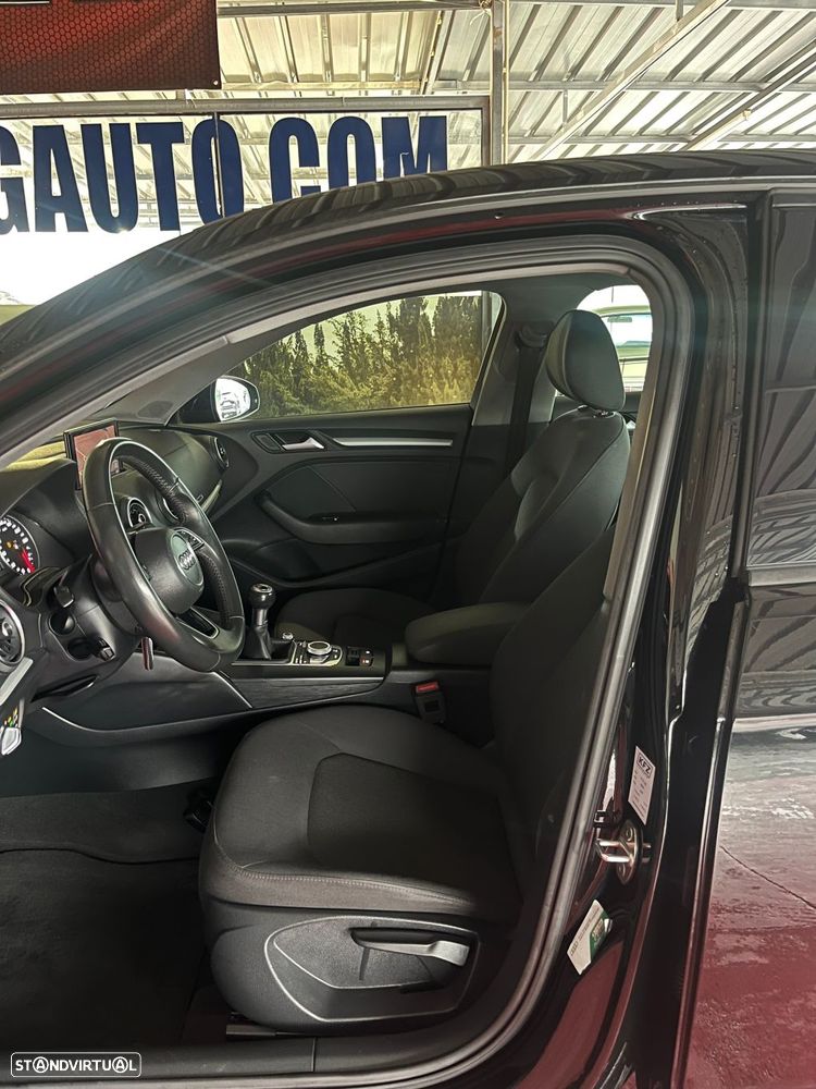 Audi A3 Sportback 1.6 TDI Design - 23