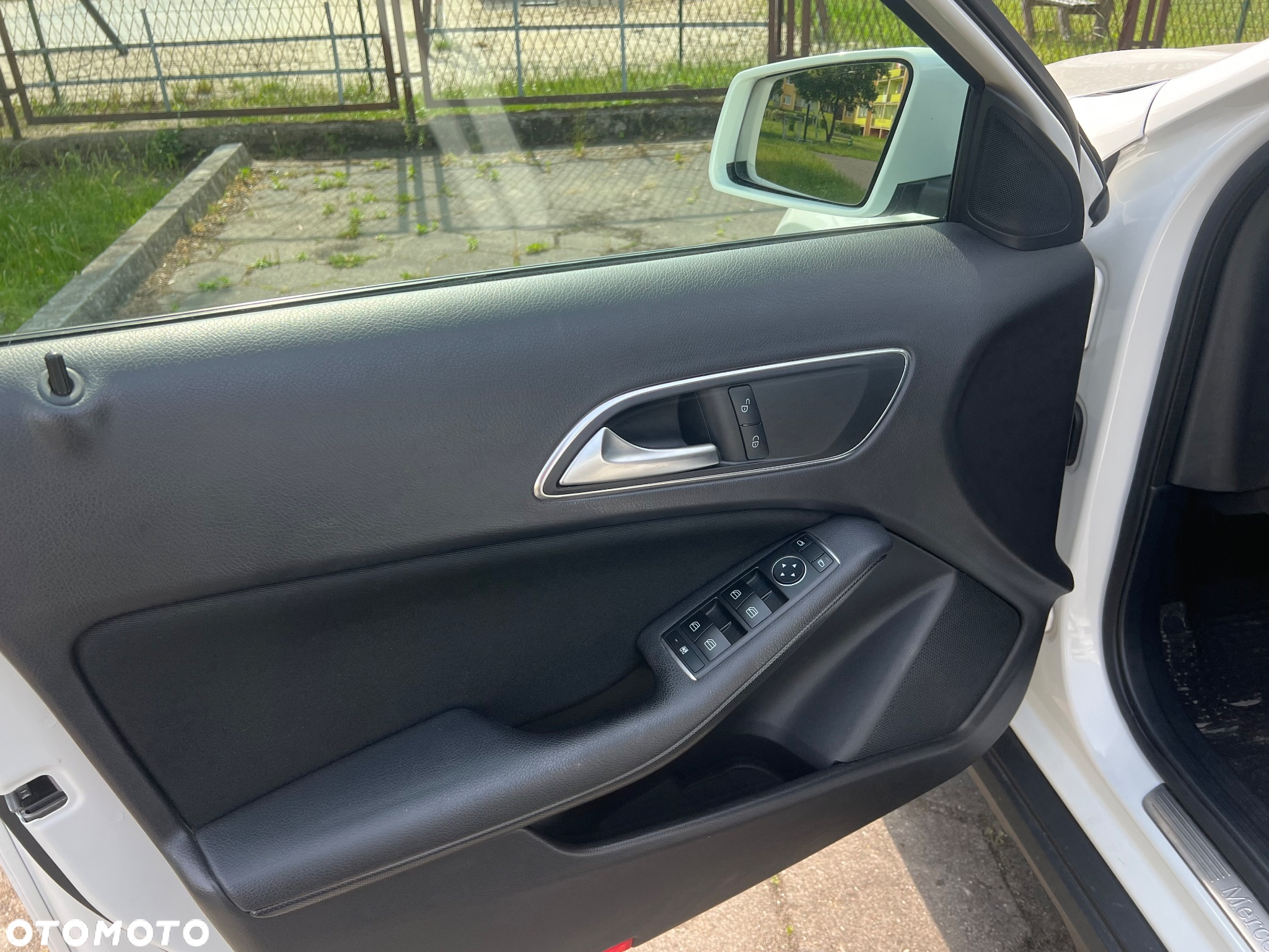 Mercedes-Benz GLA 200 d 4-Matic - 16