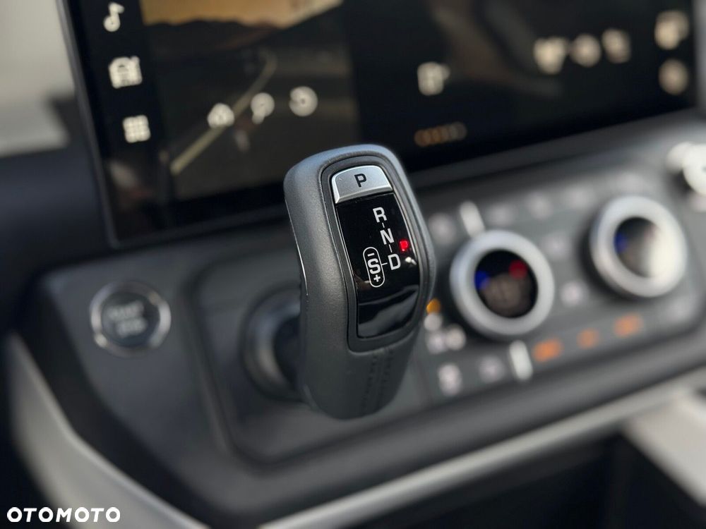 Land Rover Defender - 13