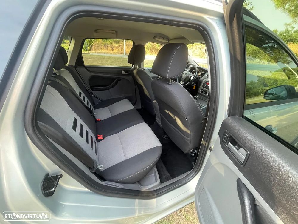 Ford Focus SW 1.6 TDCi DPF Titanium - 15