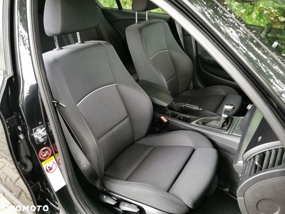 BMW Seria 1 120i Edition Sport - 8