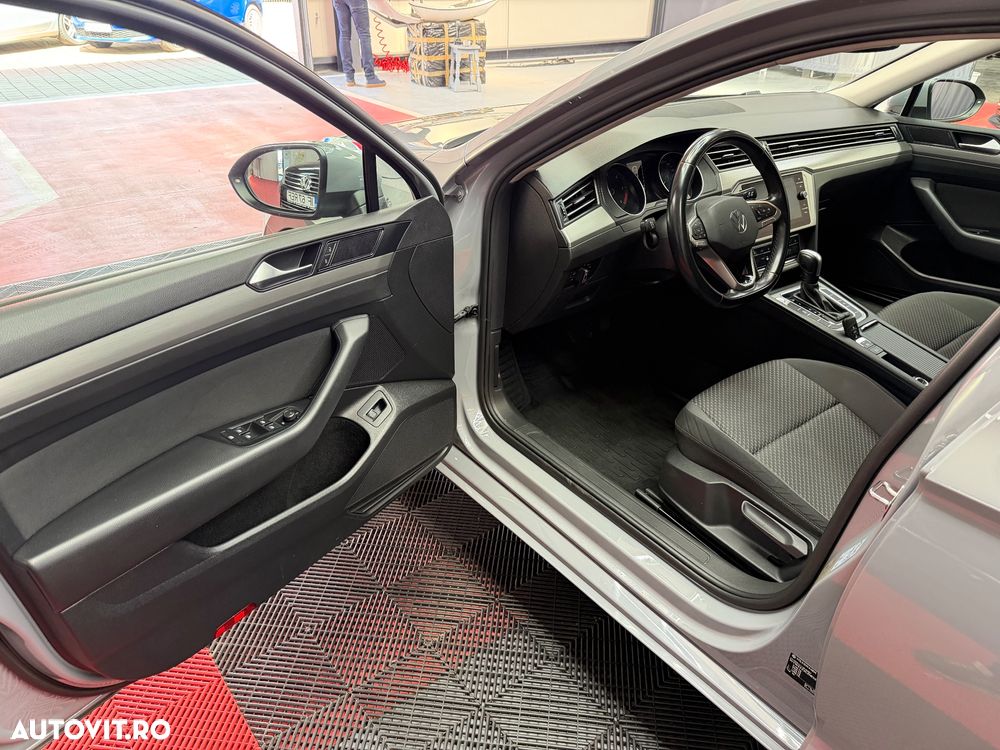 Volkswagen Passat 2.0 TDI DSG Comfortline - 9