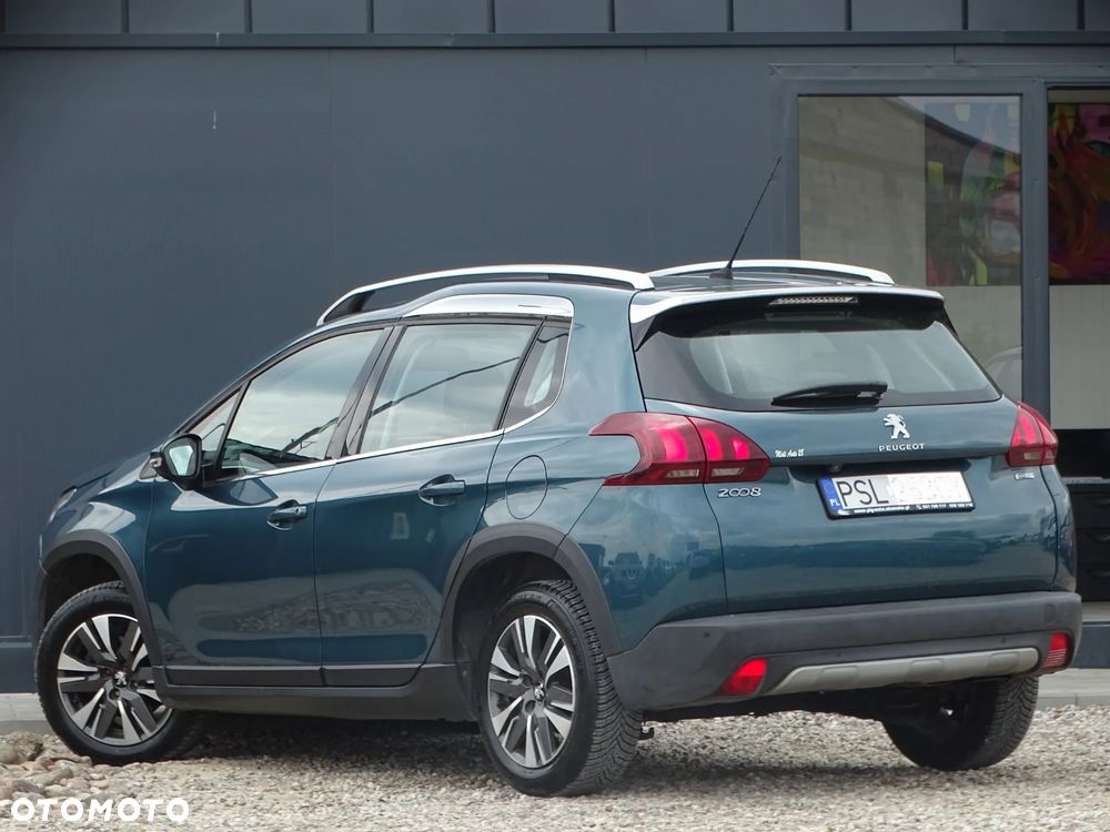 Peugeot 2008 1.2 Pure Tech GPF Allure S&S - 5