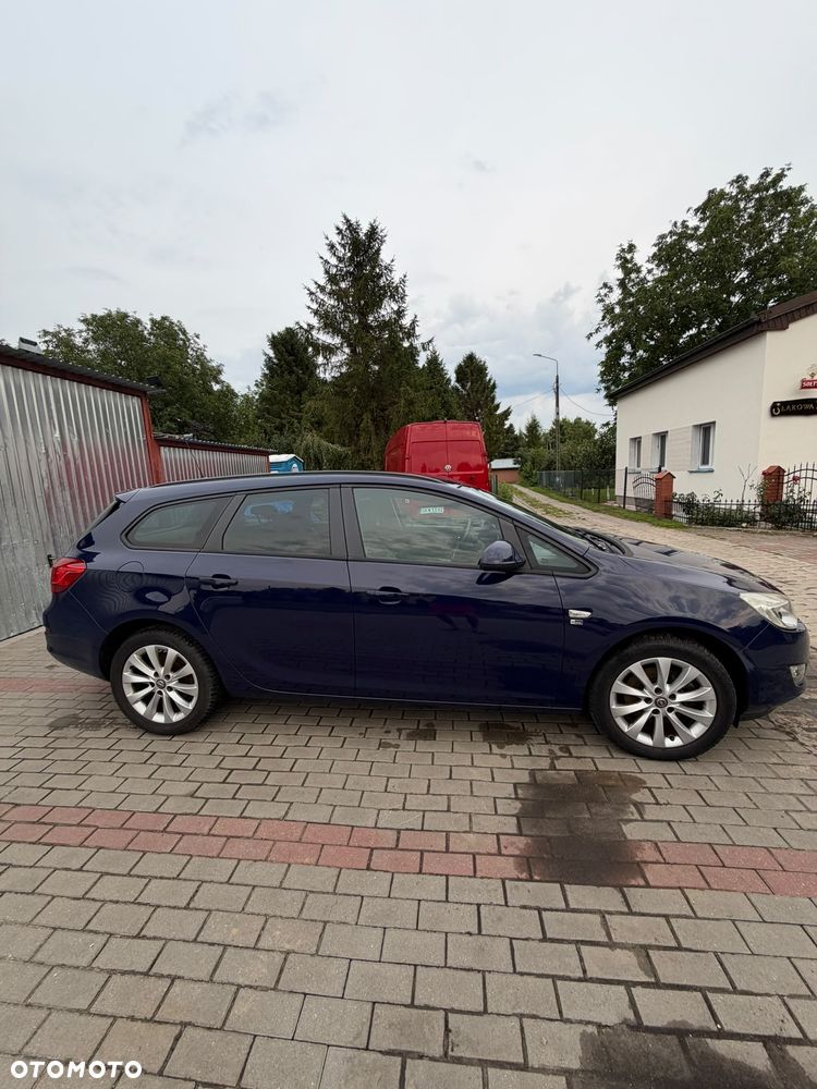 Opel Astra 2.0 CDTI DPF SportsTourer Edition - 2