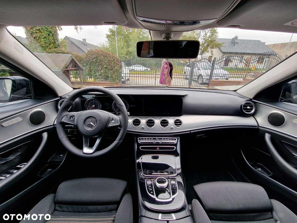 Mercedes-Benz Klasa E 220 d 9G-TRONIC - 18