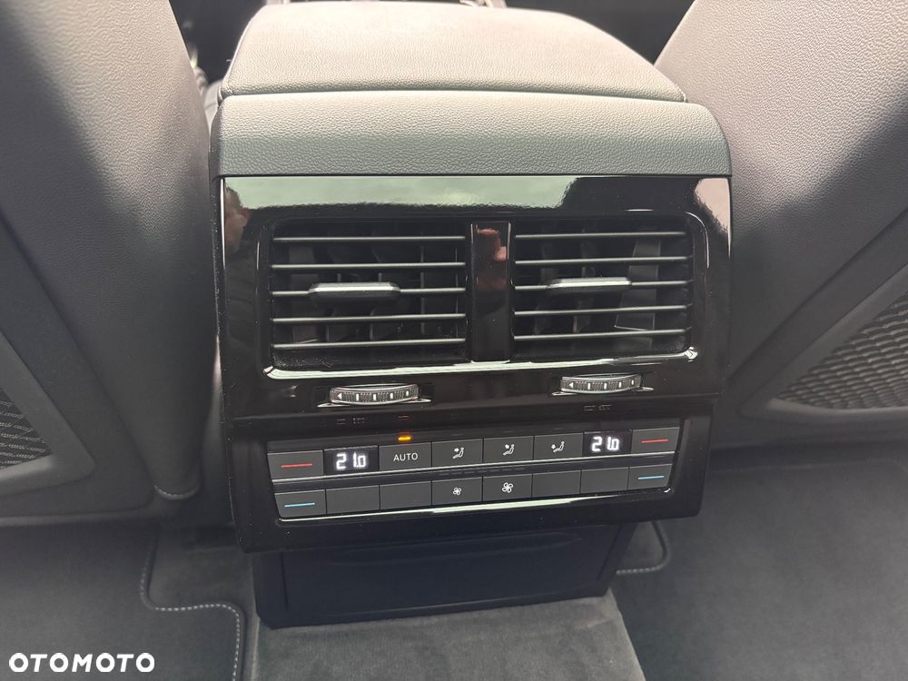 Volkswagen Touareg 4.0 V8 TDI SCR 4Mot R-Line - 36