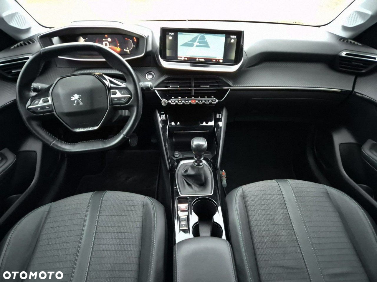 Peugeot 208 - 24