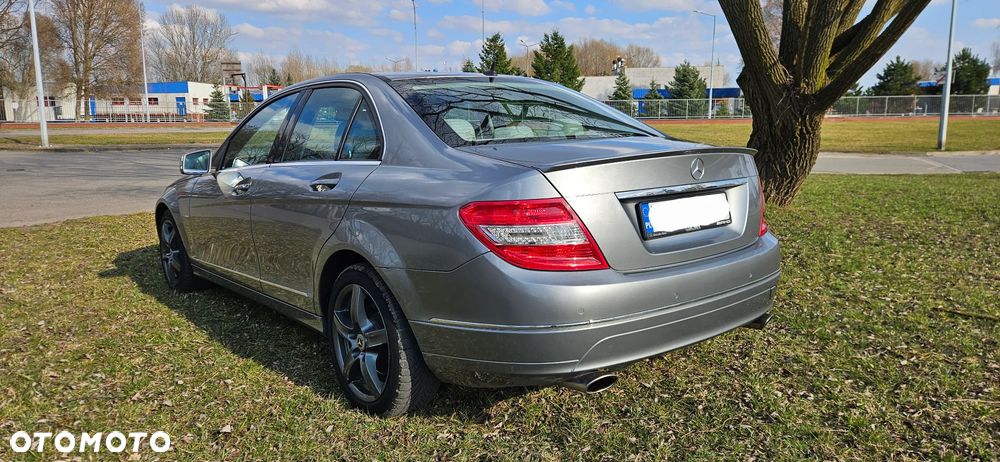 Mercedes-Benz Klasa C 350 CGI 7G-TRONIC BlueEFFICIENCY Avantgarde - 4