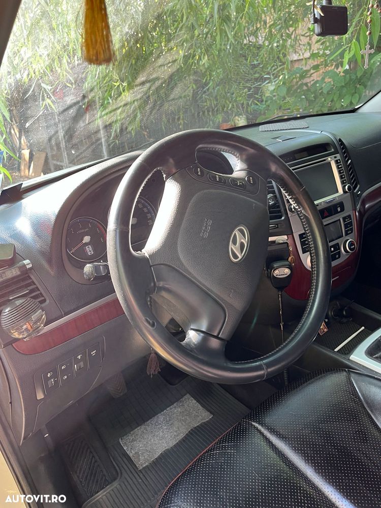 Hyundai Santa Fe 2.2 DSL VGT 5 SEATS 4WD AT PREMIUM - 5