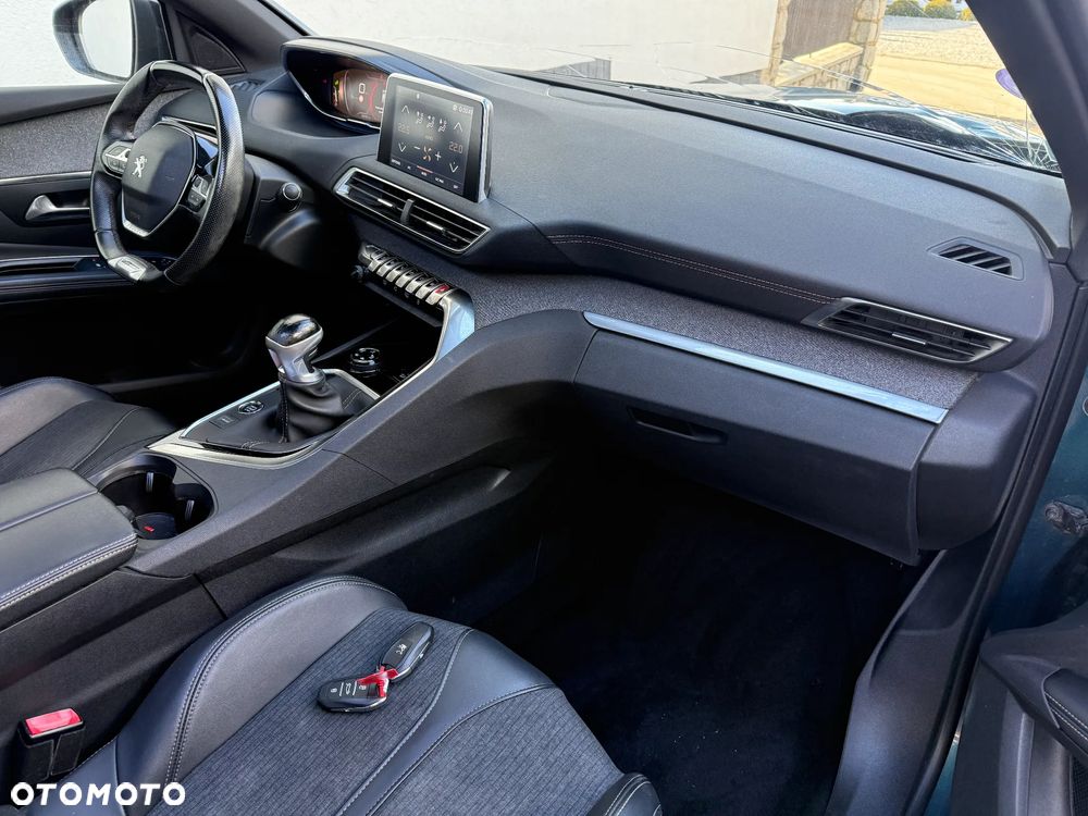 Peugeot 5008 - 19