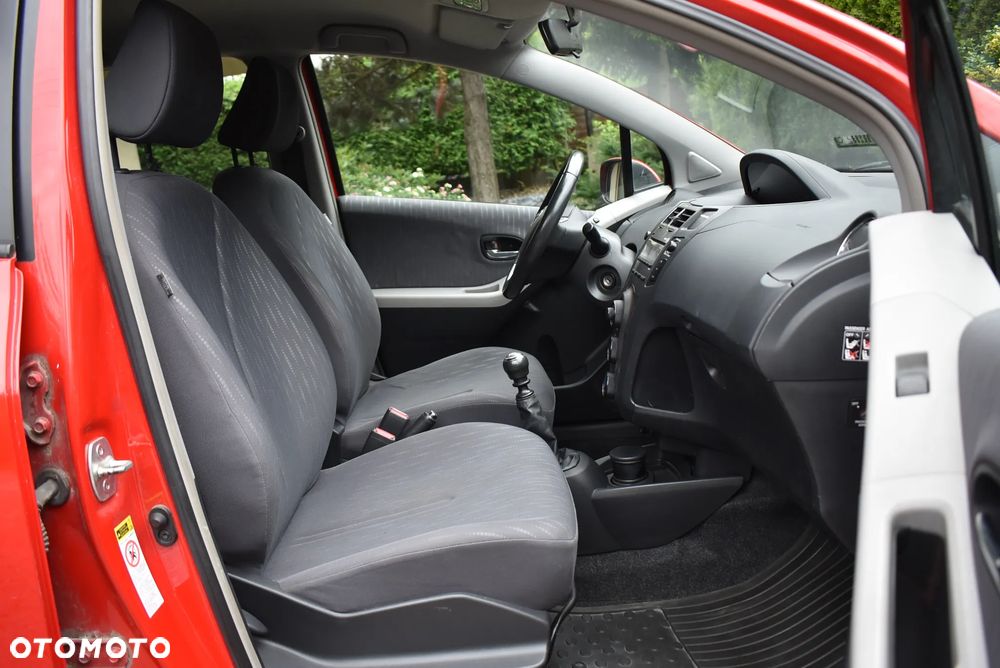 Toyota Yaris 1.33 VVT-i Executive - 22