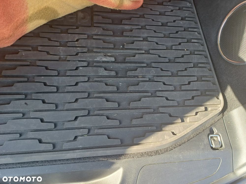 Jeep Grand Cherokee 3.6 V6 Laredo - 26