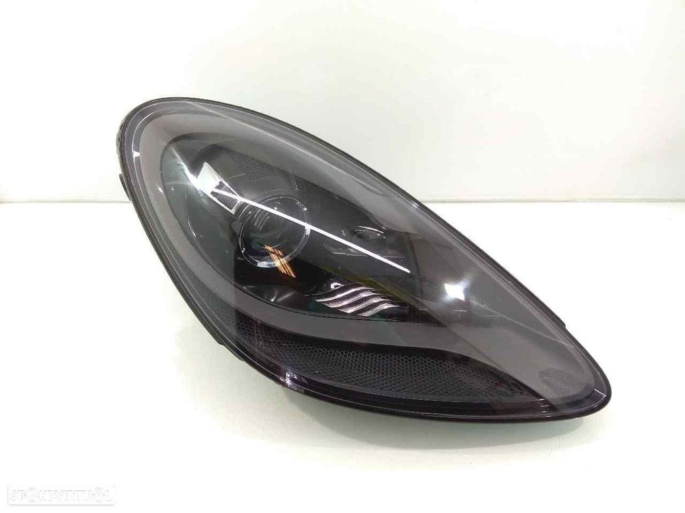 FAROL DIREITO PORSCHE 718 - 1