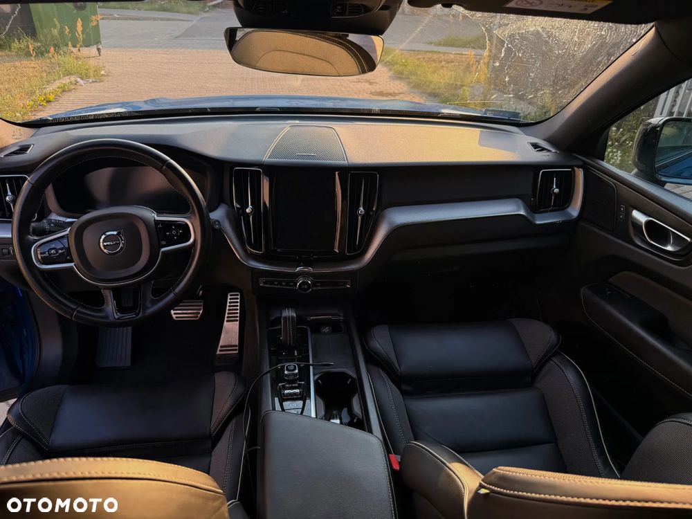 Volvo XC 60 B5 D AWD R-Design - 5