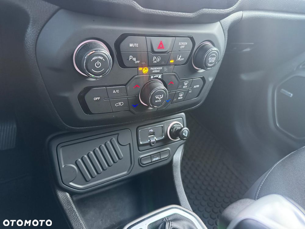 Jeep Renegade 1.3 T-GDI S - 17