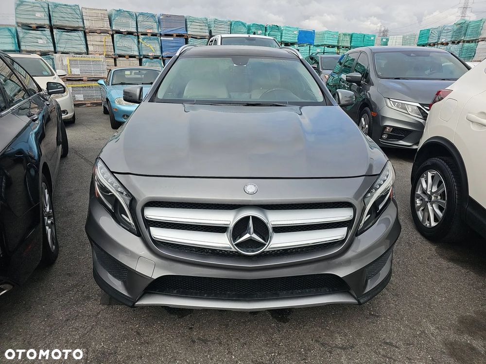Mercedes-Benz GLA 250 4Matic 7G-DCT AMG Line - 2