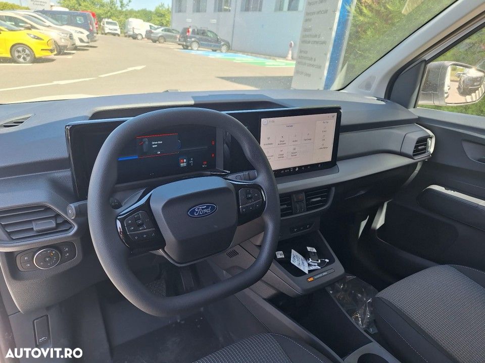 Ford Transit Courier - 8