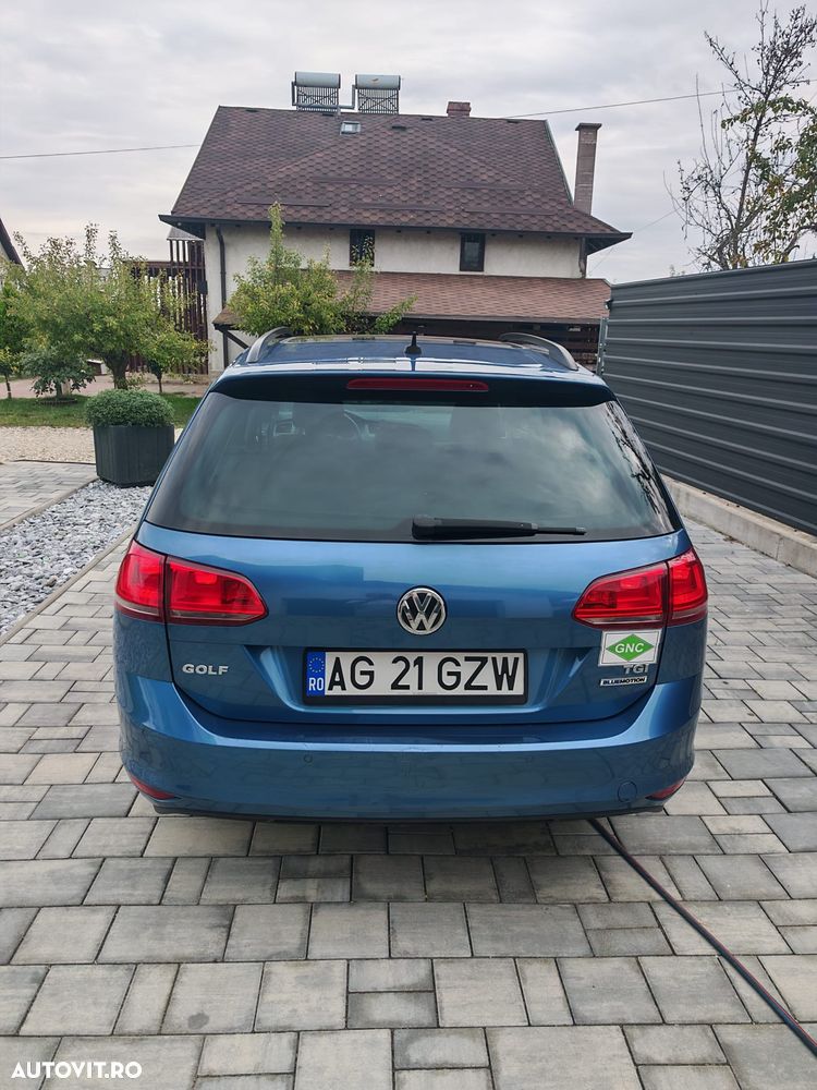 Volkswagen Golf - 6