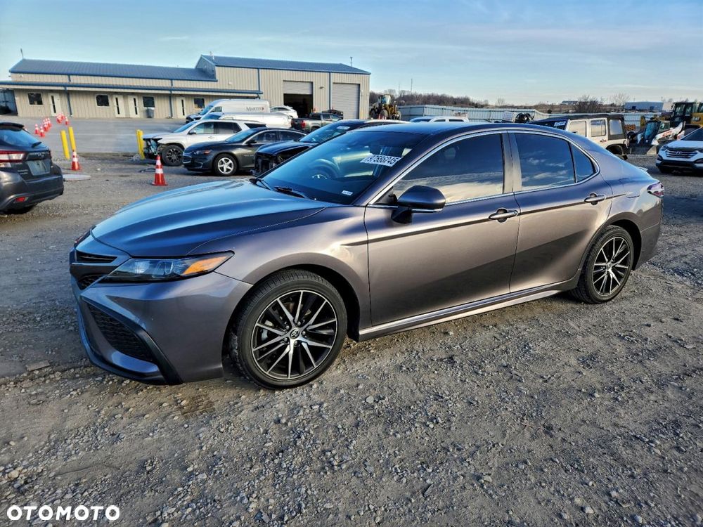 Toyota Camry - 2