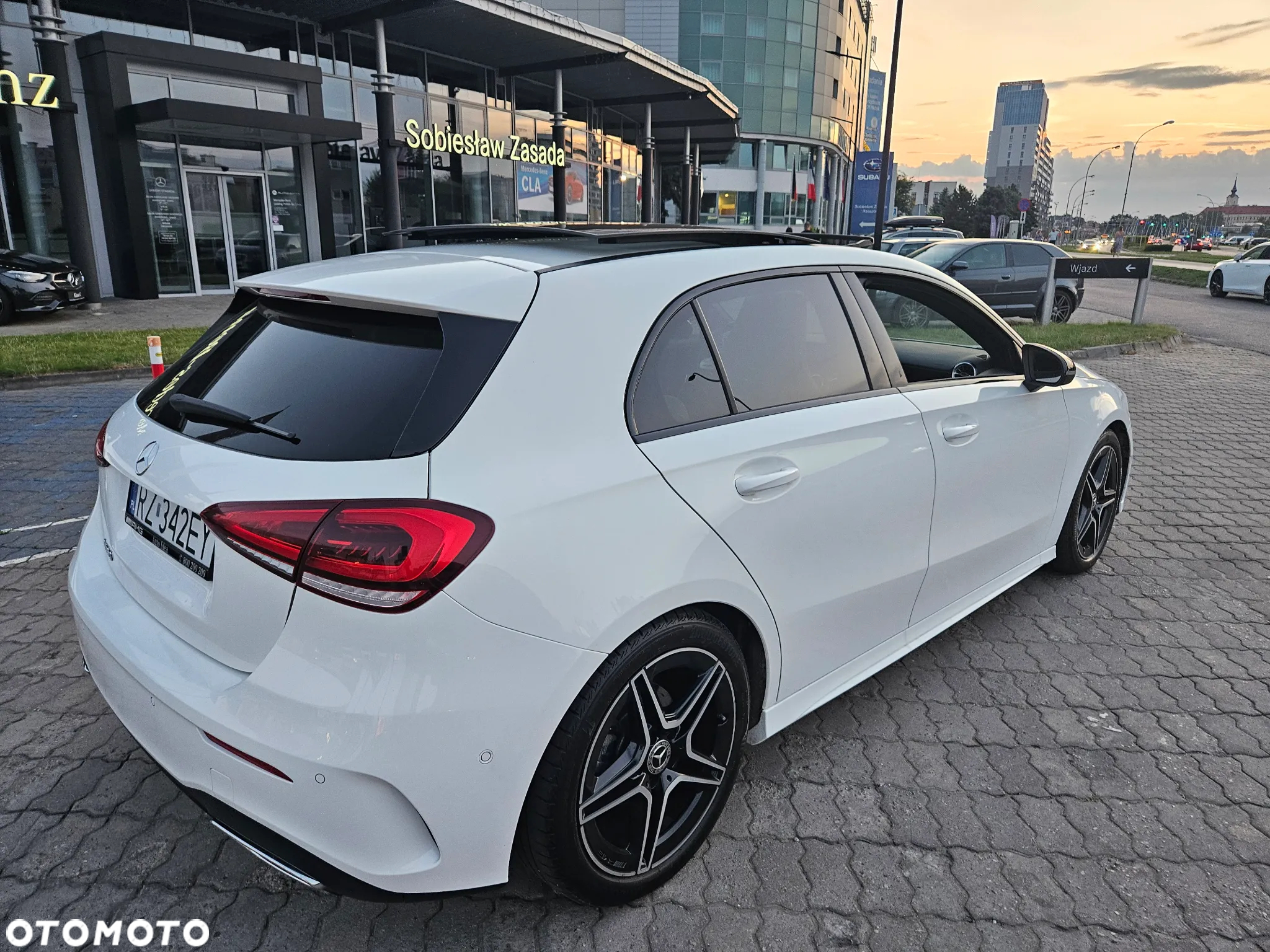 Mercedes-Benz Klasa A 180 AMG Line 7G-DCT - 12