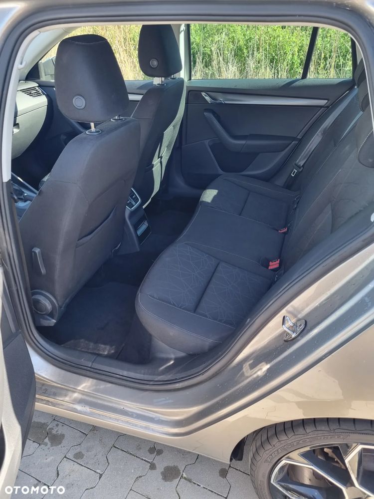 Skoda Octavia 1.8 TSI 4x4 DSG Clever - 11